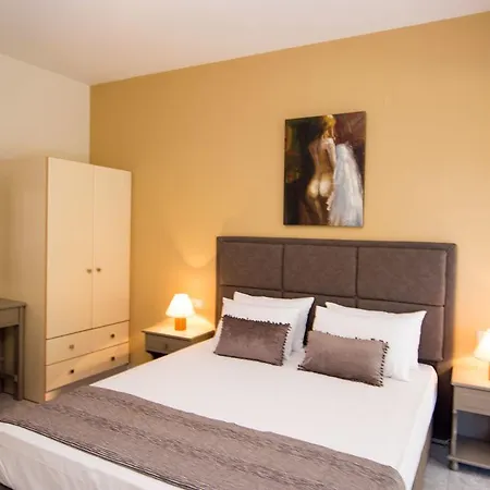 Apartman Dina Razáta