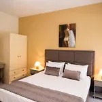 Apartamento Dina Razáta