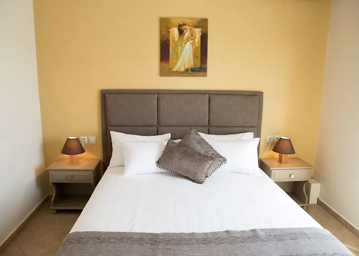 Dina Apartment Razata