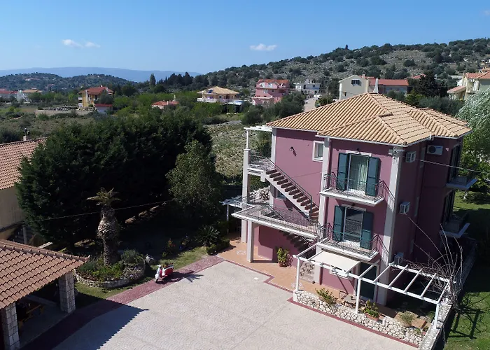 Dina Apartment Razata